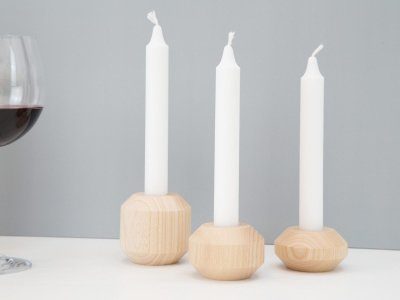 TAKKS Kerzenhalter aus Holz von kommod TAKKS Kerzenhalter aus Holz von kommod